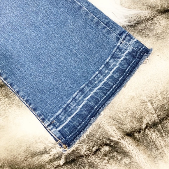 🌵Zara Trafaluc Crop Mid-Rise Flare Jeans - Picture 6 of 6